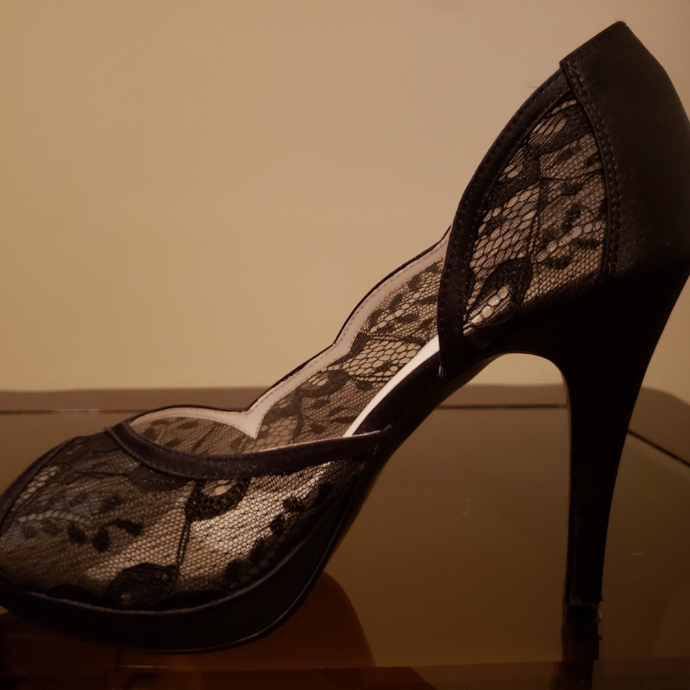 Black Lace Heels - Picture 3 of 5